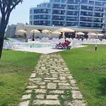 Skyline 20 With Sea View And Pool Apartament Warna