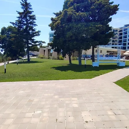 Skyline Апартаменти *